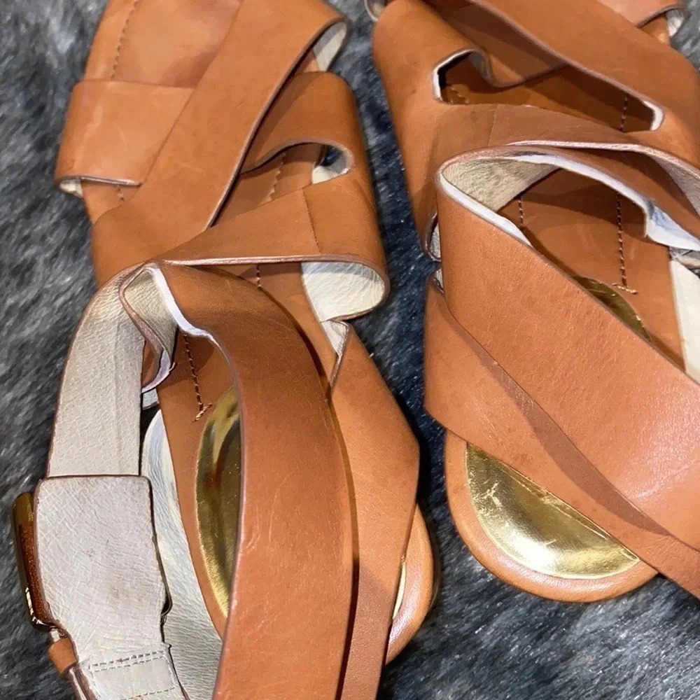 Michael Kors Tan strapy buckle low block heel sandals Sz 9.5 - Picture 6 of 16